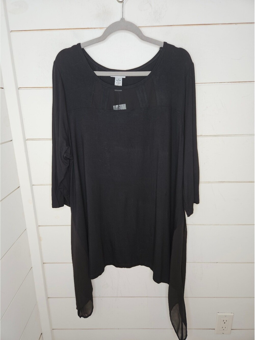 NWT AnyWear by Catherines 1X size 18/20W black asymmetrical bottom blouse top